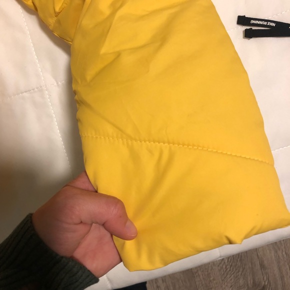Yellow winter jacket - Picture 4 of 7